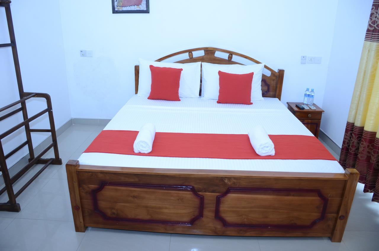 Yoho Beach Glory Hotel Negombo Exterior photo