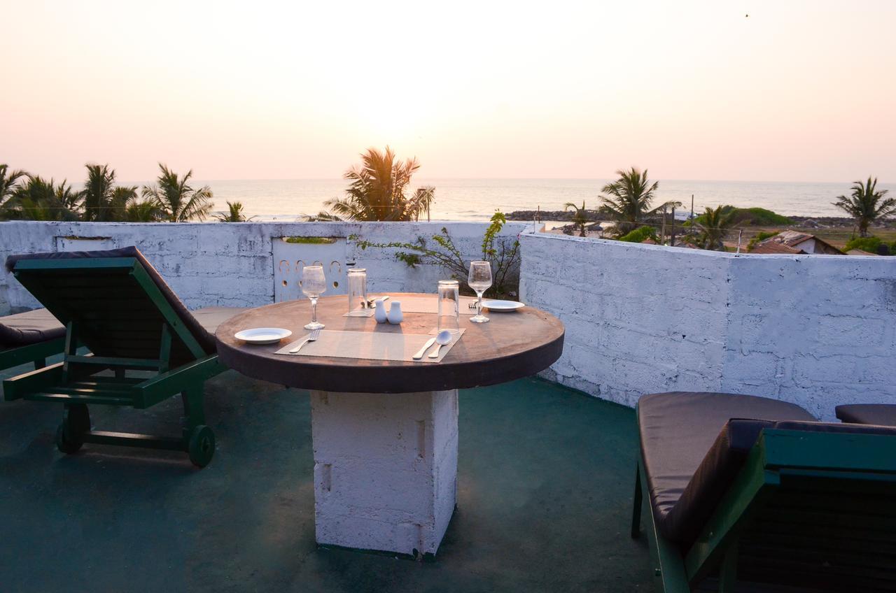 Yoho Beach Glory Hotel Negombo Exterior photo