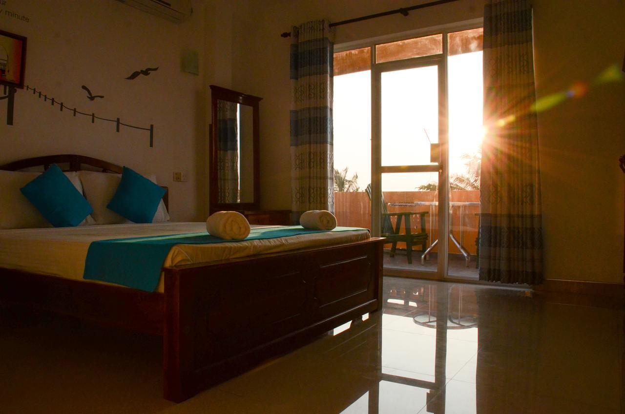 Yoho Beach Glory Hotel Negombo Exterior photo